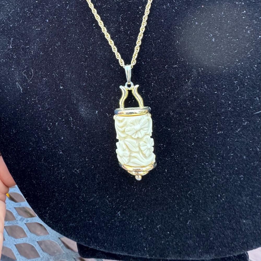 Gold Crown Inc 60’s Asian influenced carved faux ivory necklace